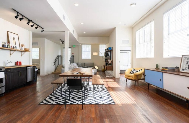 SPACIOUS 4bd2ba Best Neighborhood Walk to Beach