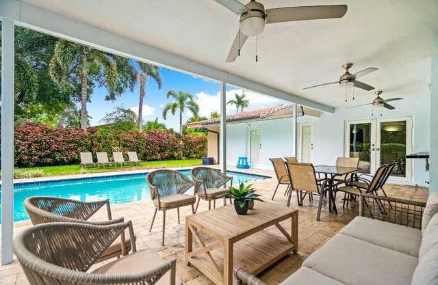 Spacious 4BR/3BA pool home, stylishly decorated