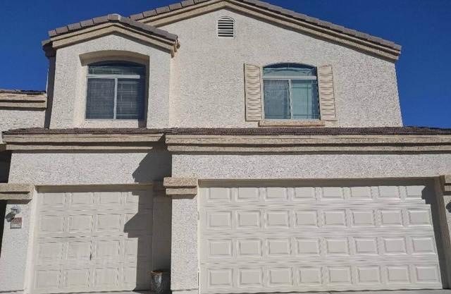 Spacious 5-bedroom house with WiFi and AC in San Tan Valley,