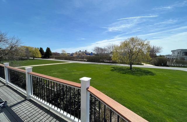 Spacious 5-bedroom house with WiFi, AC heated pool, cabana. One block to beach.