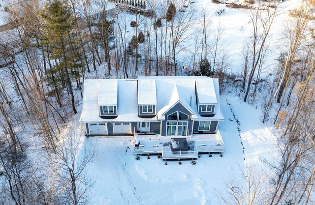 Spacious 5-bedroom house with Hot Tub, AC and WiFi