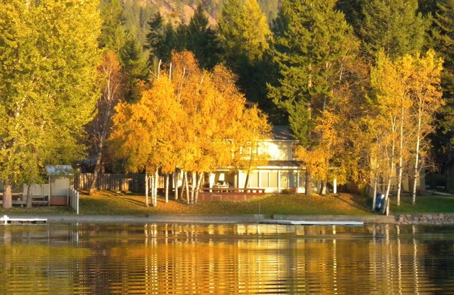 Spacious 5-bedroom lake house on Lake Blaine