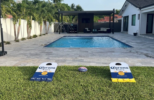 Spacious 5-bedroom Luxury villa with AC and fitness room in fabulous Miami