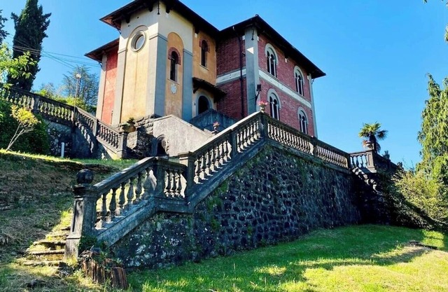 Spacious 5 bedroom Venetian-style villa in Tuscany