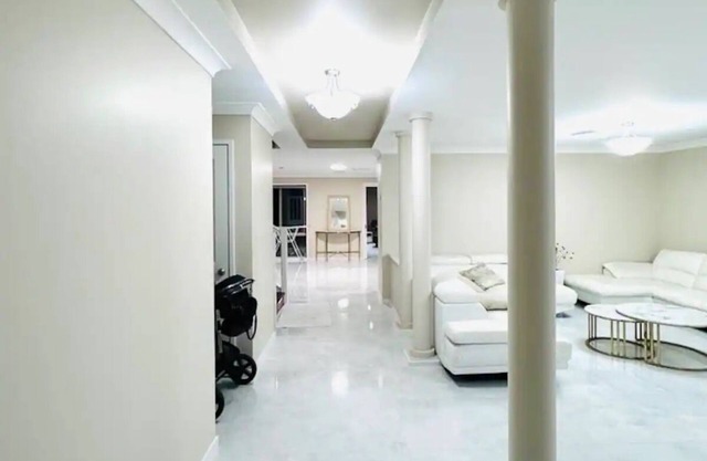 Spacious 5 BR, 3 Bath R, 2 Big Lounge, Big Balcony