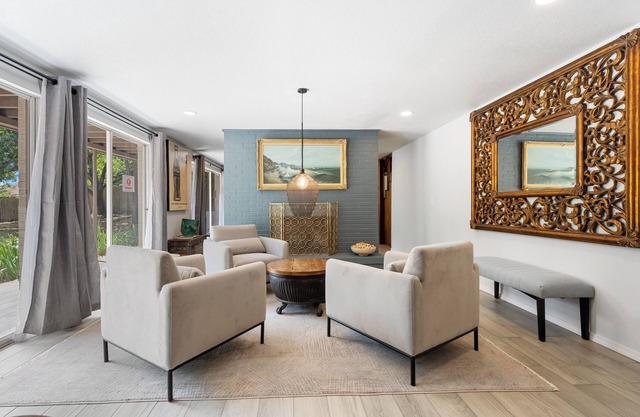 Spacious 5BR with Hot Tub, Kitchen, Laundry #MR