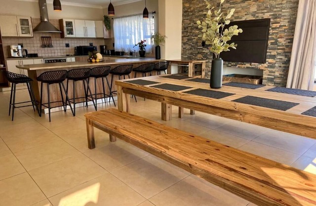 Spacious 6-bedroom house, full equipped, in wonderful Swakopmund with WiFi