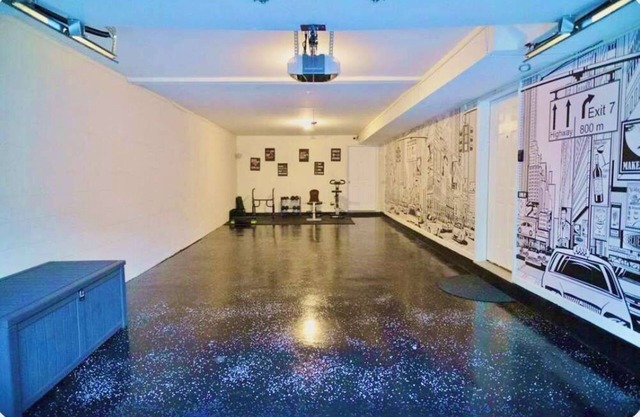 Spacious 6BR Duplex Near EWR & NY/NJ Attractions