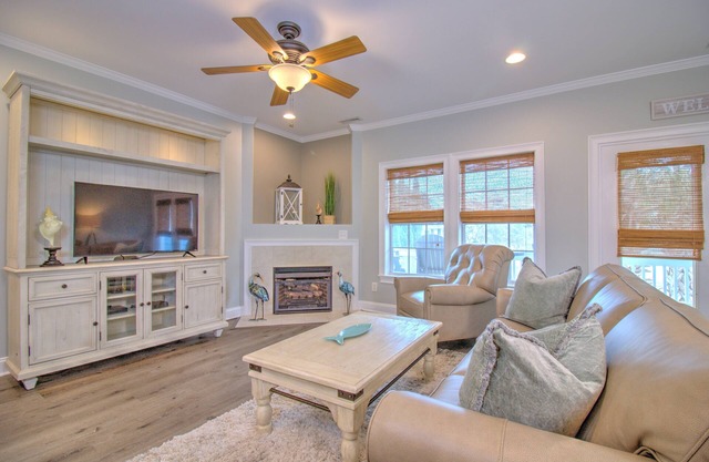 Spacious 8BR/6BA Duplex with Private Pool – Walk to the Beach – Sleeps 22