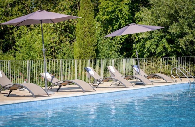 Spacious Accommodations for Families & Groups, Pool, Scenic Views