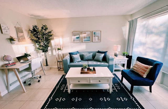 Spacious & affordable 1 Bedroom APT W/Pool - Close to downtown and The Beach