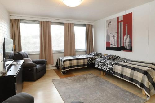 Spacious and cozy 2 bedroom apartment for 7