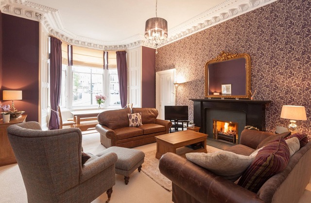 Spacious and elegant two-bedroom apartment. Sleeps 6.
