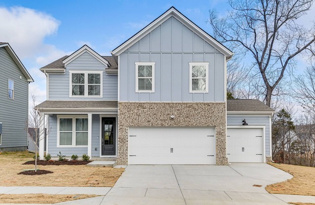 Spacious Antioch Home w/ Deck: 17 Mi to Nashville!