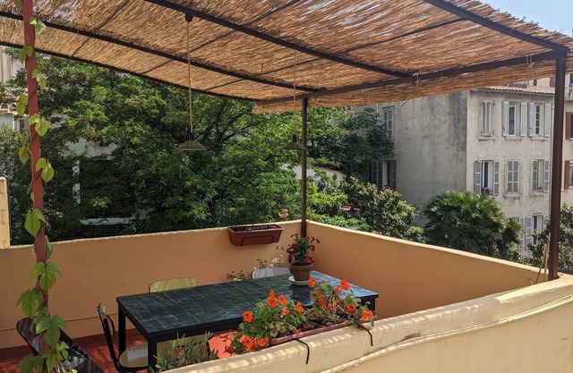 Spacious apartment & 2 terraces in the heart of Endoume, 10 min from the sea