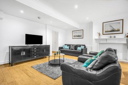 Spacious Apartment 5 Mins Walk to South Kensington, Hyde Park, Chelsea, Perfect For Families, Free Tea, Coffee, Super Fast WiFi