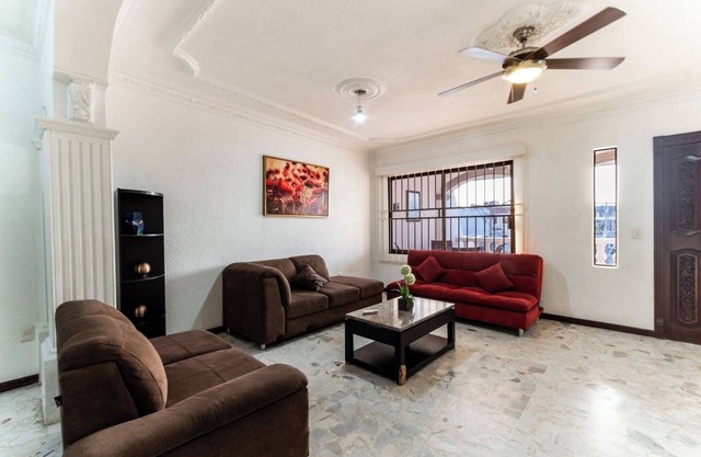 Spacious apartment central near/beach by Gpsrentas