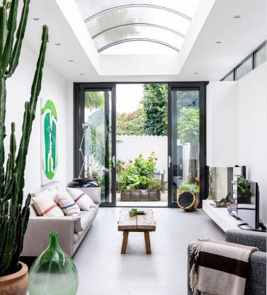 spacious apartment close to the University