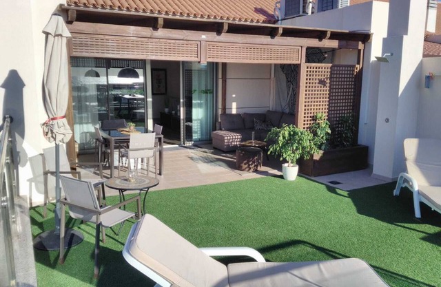 Spacious apartment with large terrace and sea views