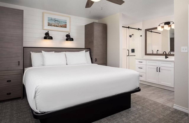 Spacious Beach Resort Stay w/Full Kitchen, Pool, Lazy River & Sports Courts
