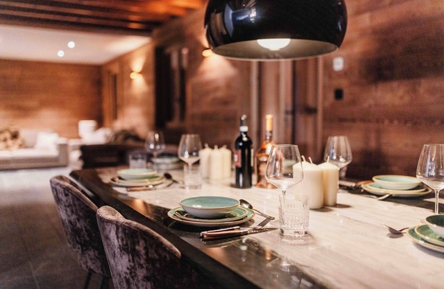 Spacious chalet for 10/12 in Montgenevre with games room and home bar!