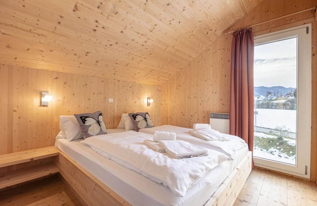 Spacious chalet with IR Sauna