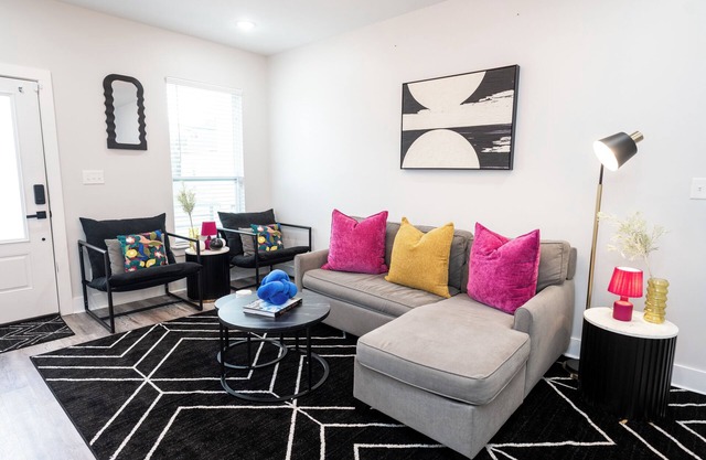 Spacious & Charming 3 BR Home near French Quarter!
