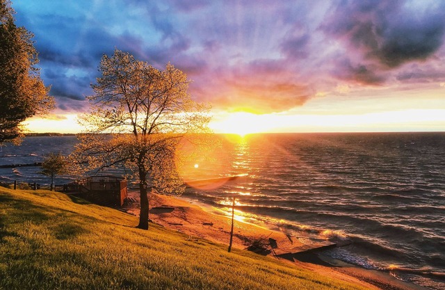 Spacious, Charming, Updated Lake House in Private Beach Community