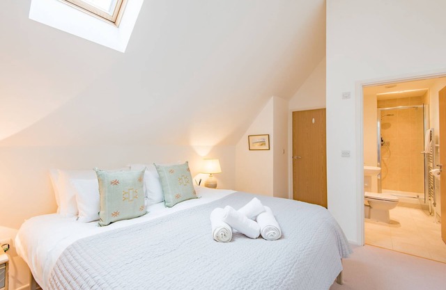 Spacious city centre apartment by Bloom Stays with parking, central location