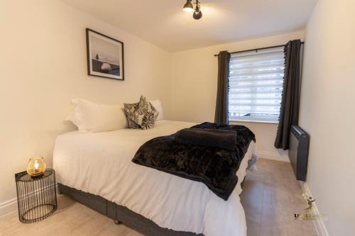 Spacious City Centre Apt Near Cathedral