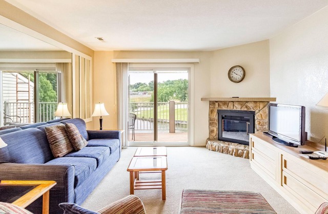 Spacious Condo 507 w/ Full-Sized Kitchen, Grill, & Deck Overlooking the Lake