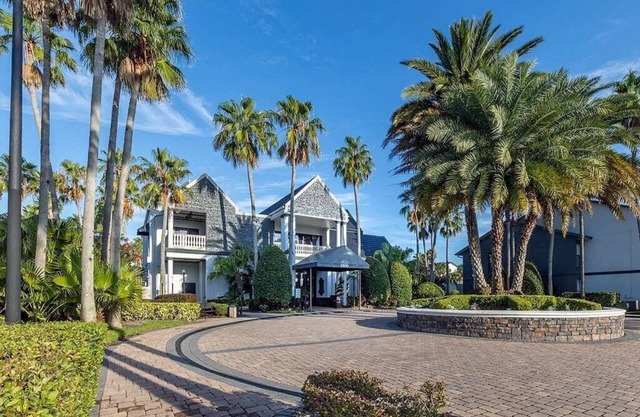 Spacious condo Legacy Resort near Disney/Universal Park Photos on Resort website