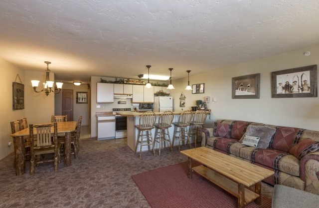 Spacious Condo with Great Views