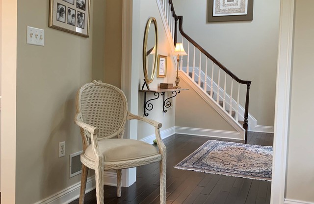 Spacious Contempory close to many attractions
