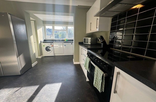 Spacious Contractor Accommodation