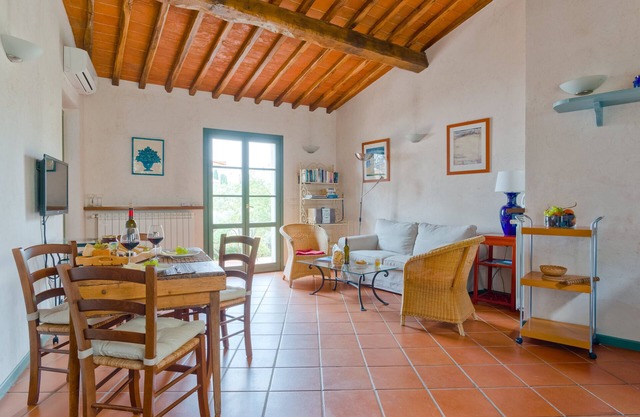 Spacious cottage in the heart of Chianti with wonderful views