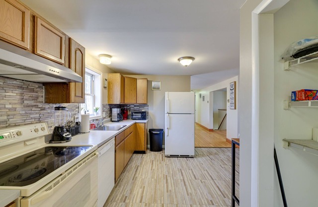 Spacious Cresco Home w/ Pool Table & Deck!