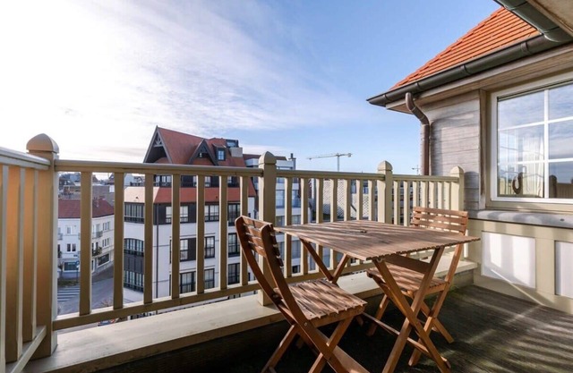 Spacious duplex apartment with private parking