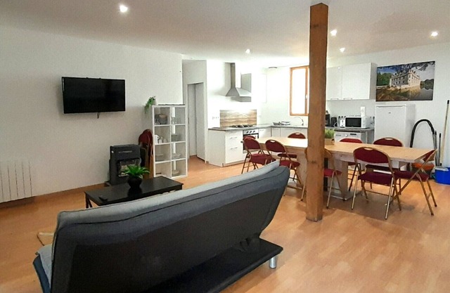 Spacious duplex 6 Bedrooms/Azay