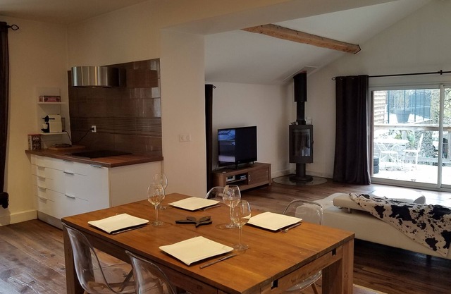 Spacious duplex in house in the center of Bozel