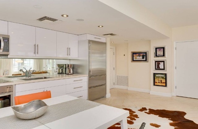 Spacious, Elegant, 1 Bdrm Dreamy Escape On Ocean Drive