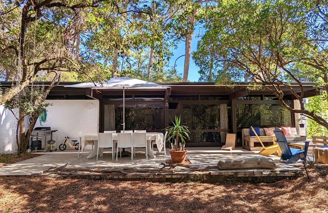 Spacious Family Villa with Garden, Near Market & Beaches, Sleeps 13, Lège-Cap-Ferret