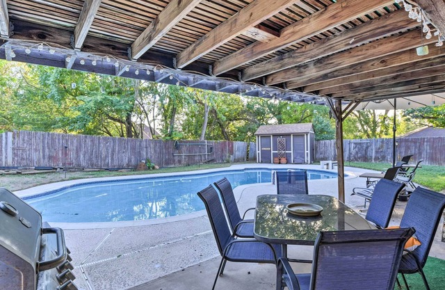 Spacious Family Home < 1 Mi to Lake Arlington