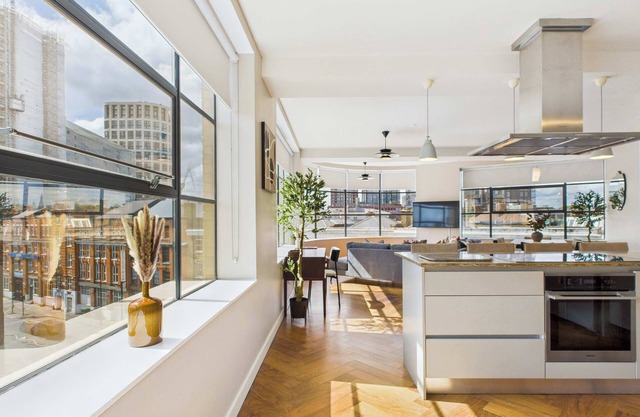 Spacious Four-Bedroom Haven by Tech City