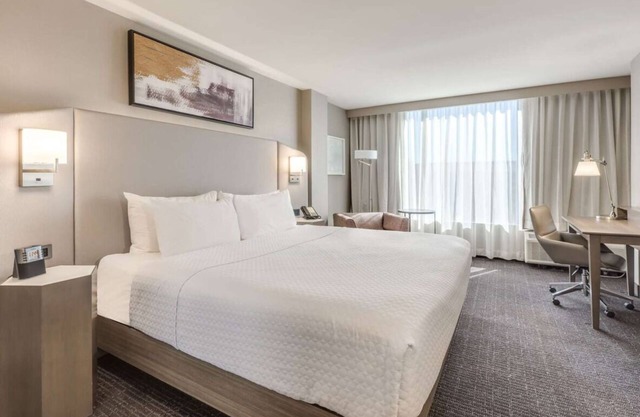 Spacious Good-Value Accommodation! w/Pool, Short Drive to Denver Art Museum