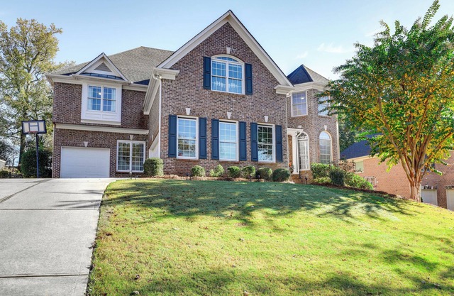 Spacious Home w/Backyard: 3 Mi to Dtwn Duluth!