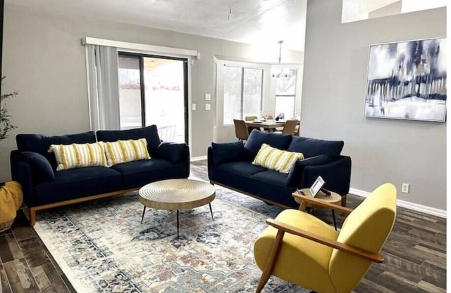 Spacious Home Walk to Stadium Attractions and Dining With Fire-Pit and Grill