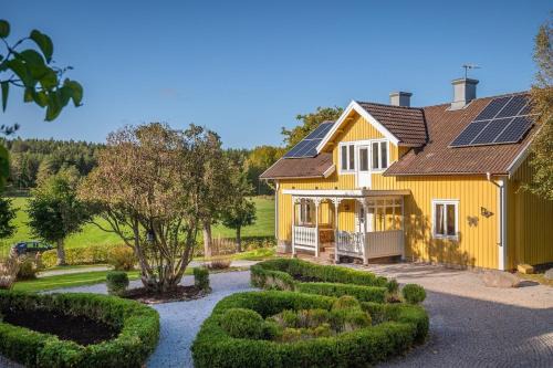 Spacious house in rural idyll