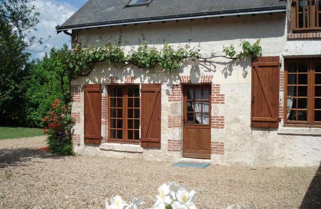 Spacious house with garden in Cheverny