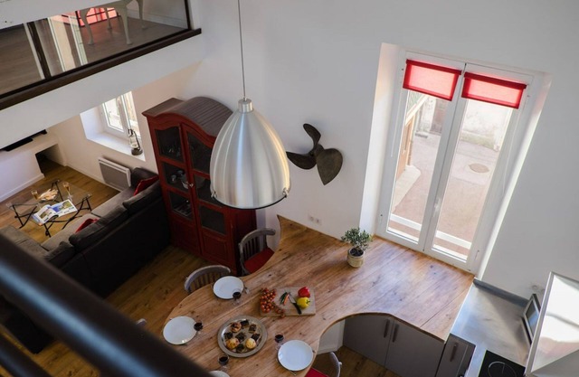 Spacious loft - heart typical Antibes Old Town -100 m sea&ramparts- all by foot